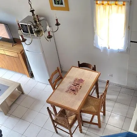 Maison 100m De La Avec Parking Securise Fibre Optique Internet Holiday home